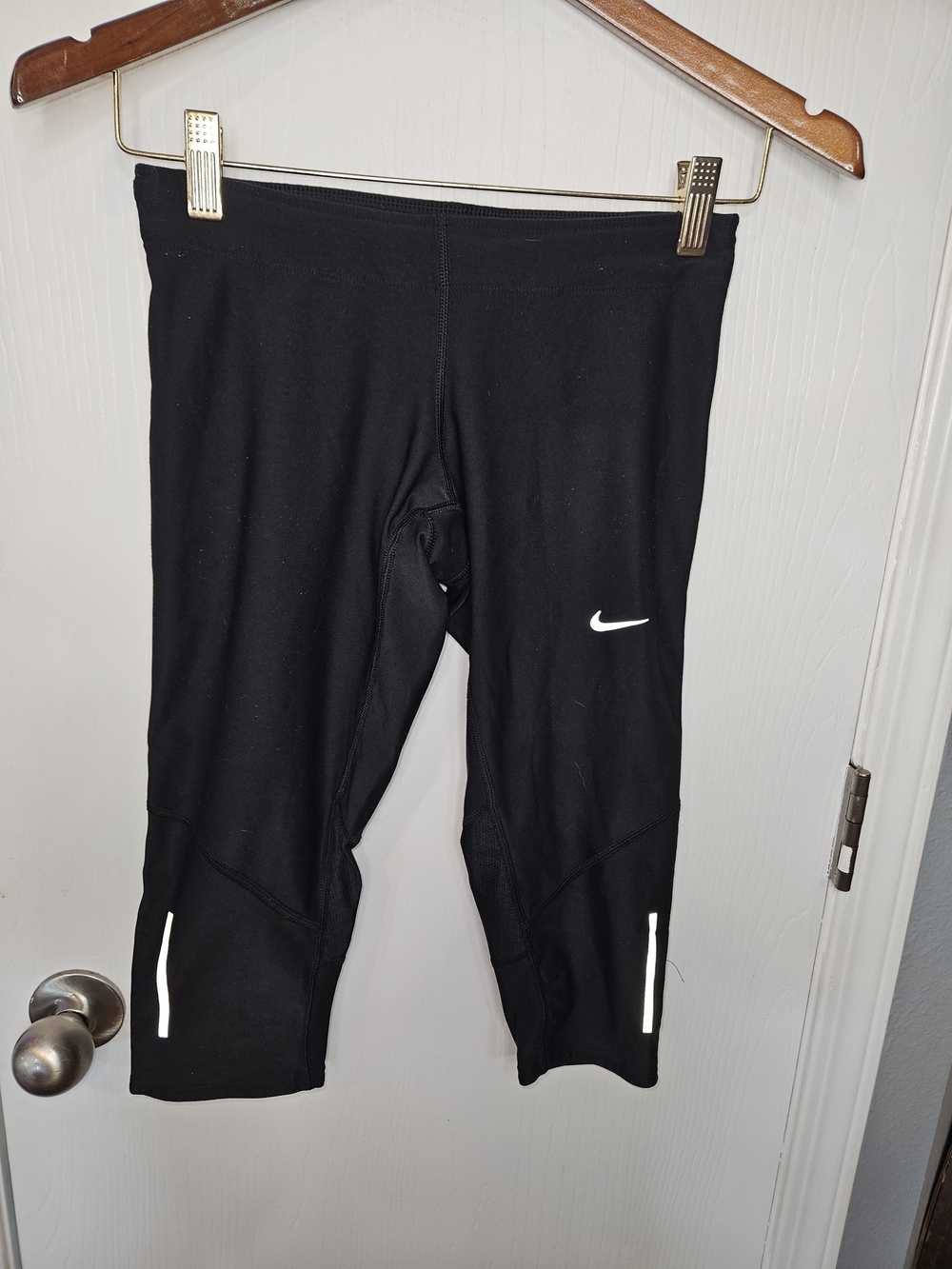 Nike Womens' Black Athletic Capri Leggings